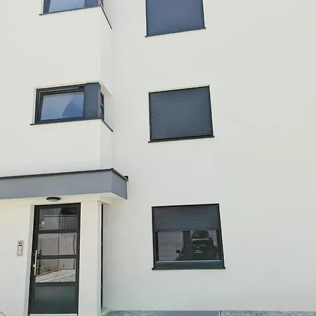 New! Jolie In - With Free Parking And Terrace! Apartamento