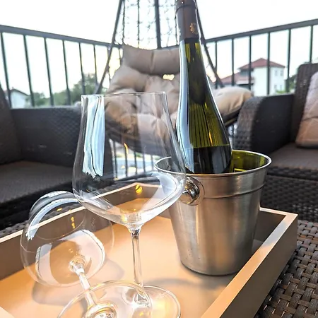 New! Jolie In - With Free Parking And Terrace! Apartamento Zadar