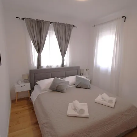 New! Jolie In - With Free Parking And Terrace! 公寓 *