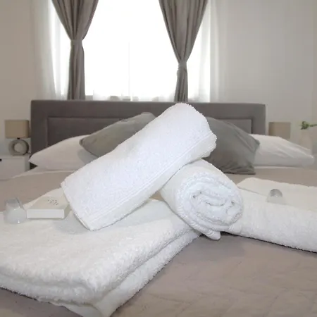 New! Jolie In - With Free Parking And Terrace! 公寓 扎达尔