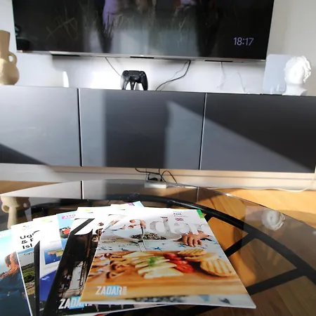 New! Jolie In - With Free Parking And Terrace! * זאדאר